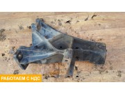 Кронштейн усилителя переднего бампера правый